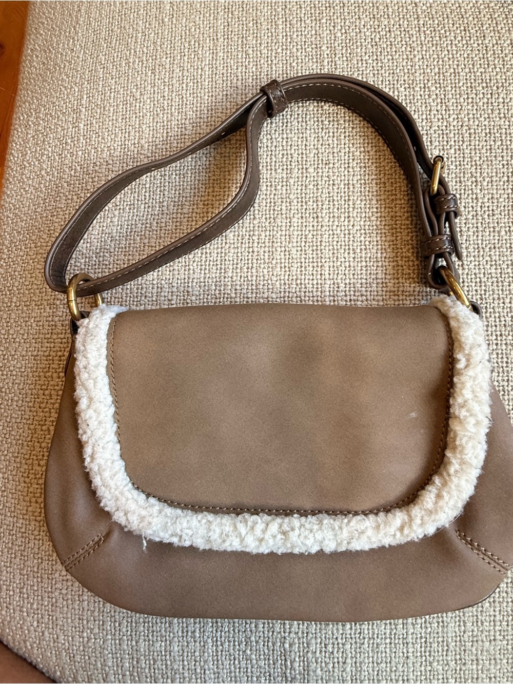 Brandy Melville Sherpa Trim Crossbody Bag – Taupe Brown